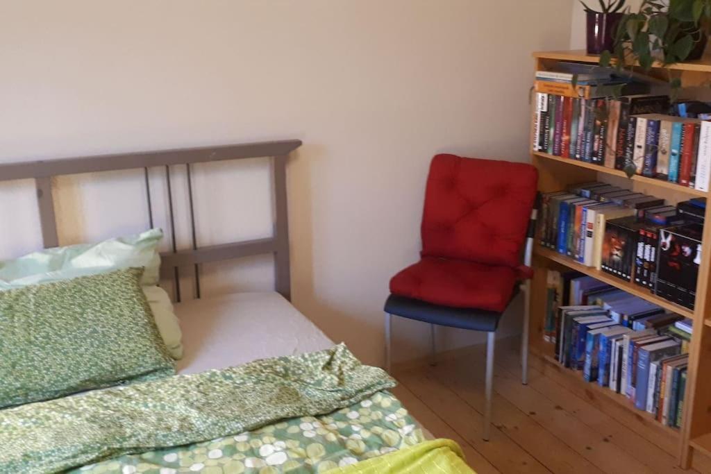 Private Room In Our Home With Free Vvo Ticket & Cats Pirna Exterior photo